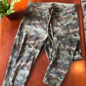 Camo velour joggers